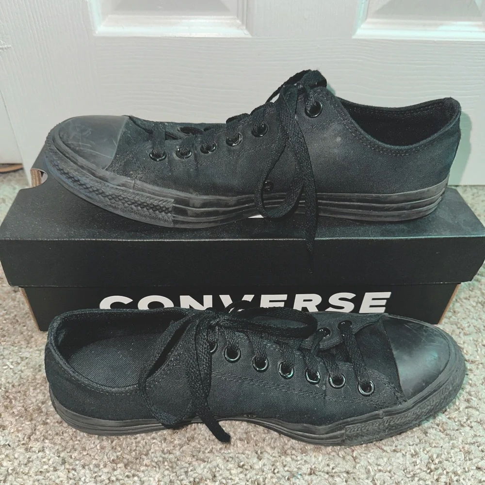 Black Converse size M9 W11 - Picture 1 of 6